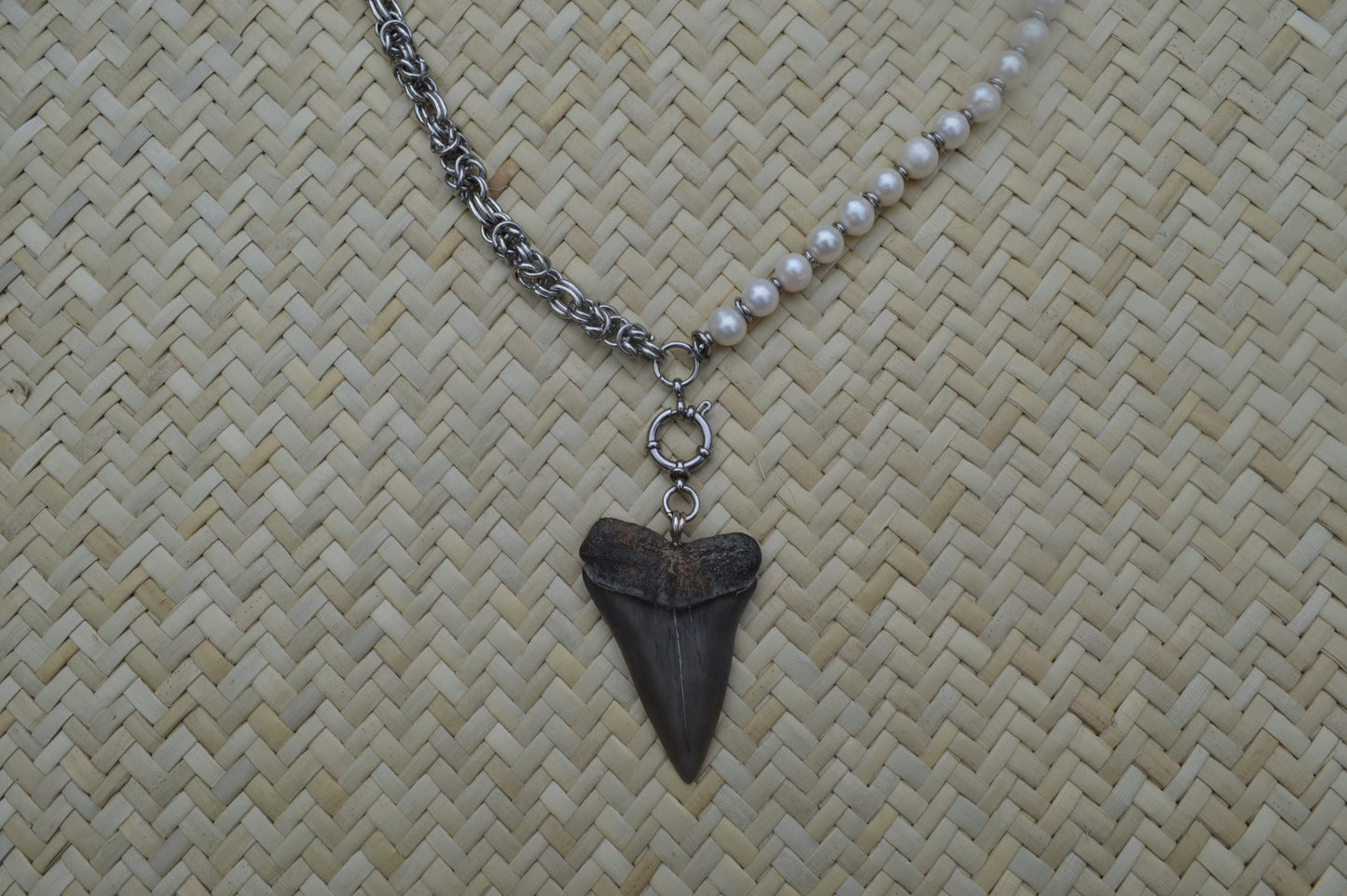 No.10 Sawyer Pearl Mako 19" Necklace