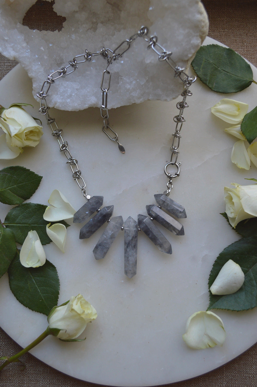 7 Cloudy Quartz Statement Necklace (Silver)