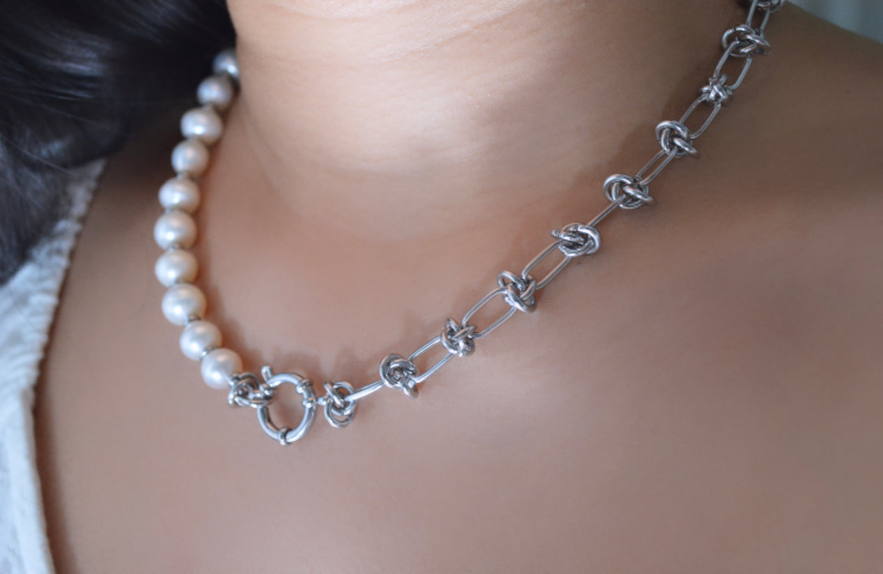Sailor’s Knots & Pearl Necklace