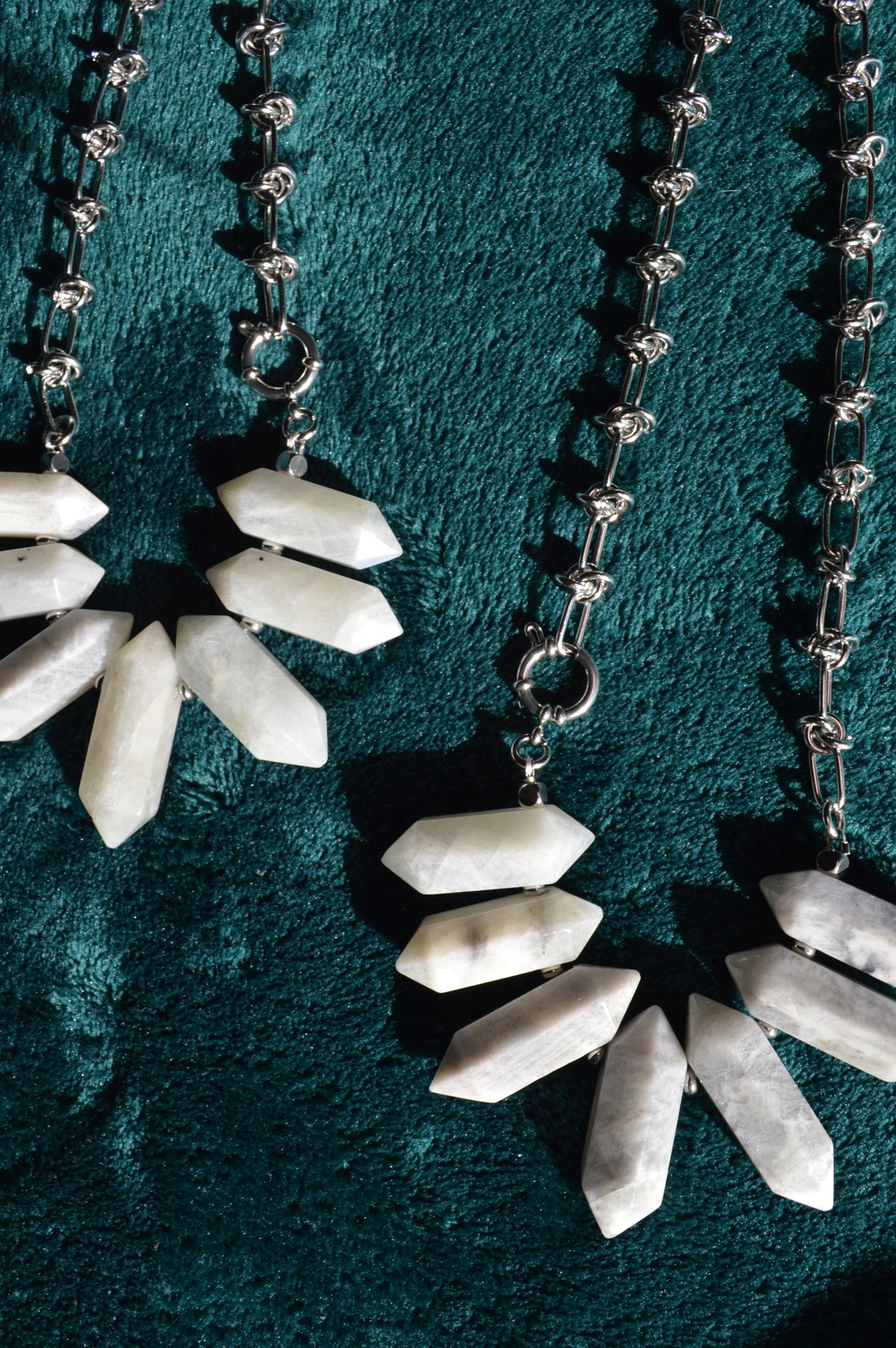 7 White Moonstones Statement Necklace (Silver)