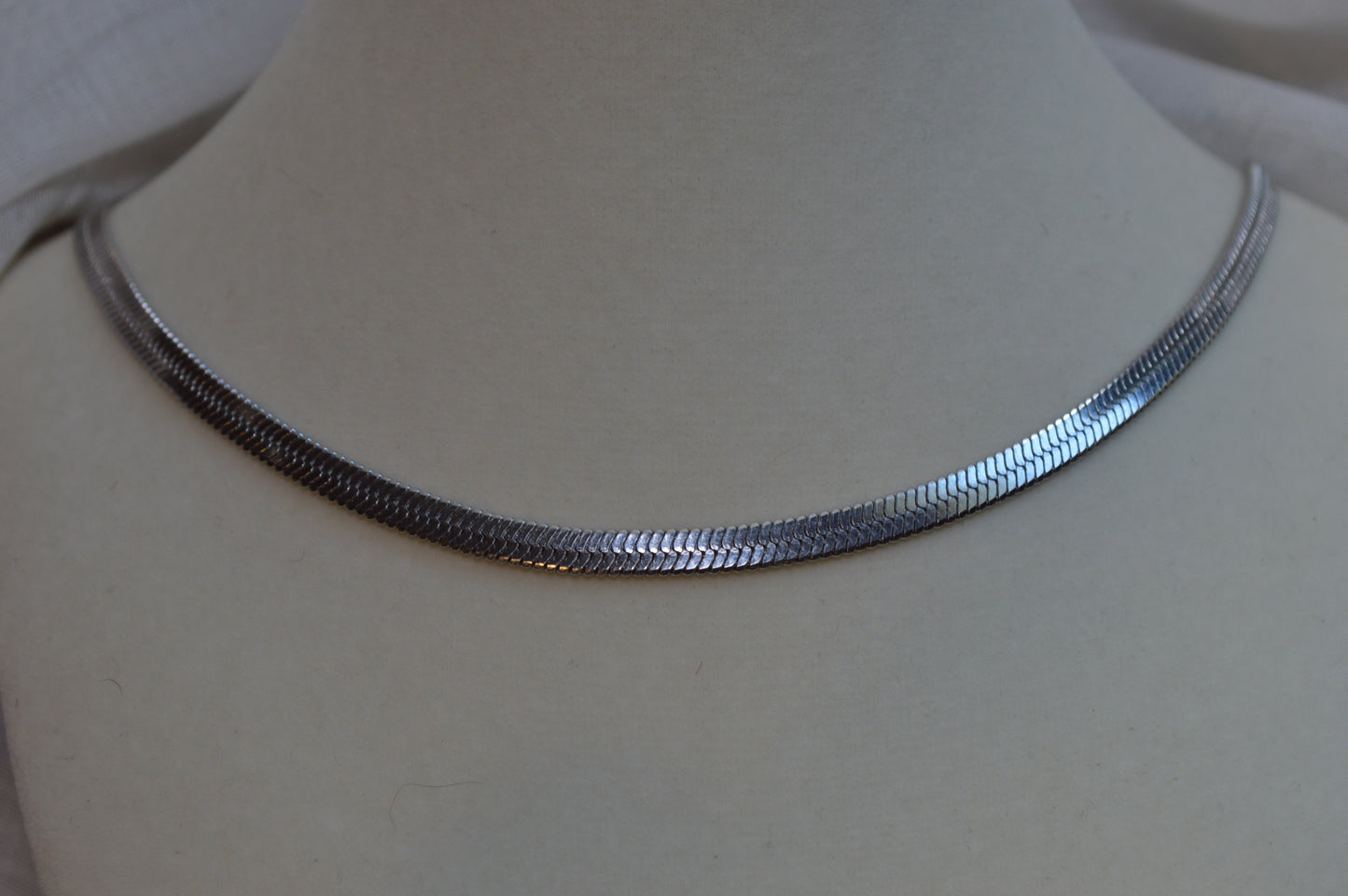 18" Heroine's Bone Necklace