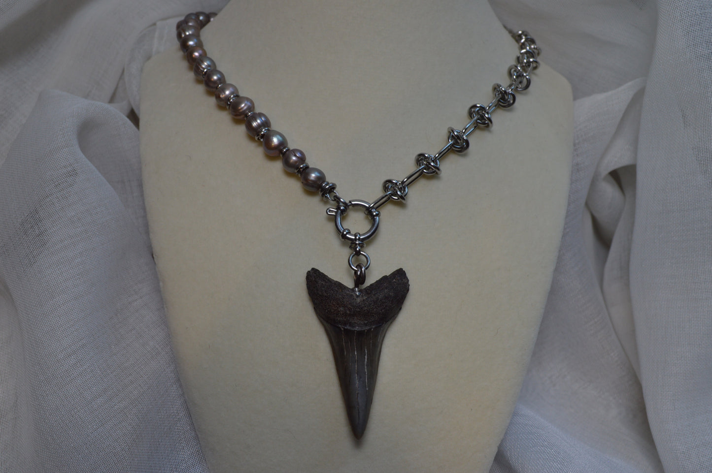 No.3 Wired Mako 18" Pearl Necklace