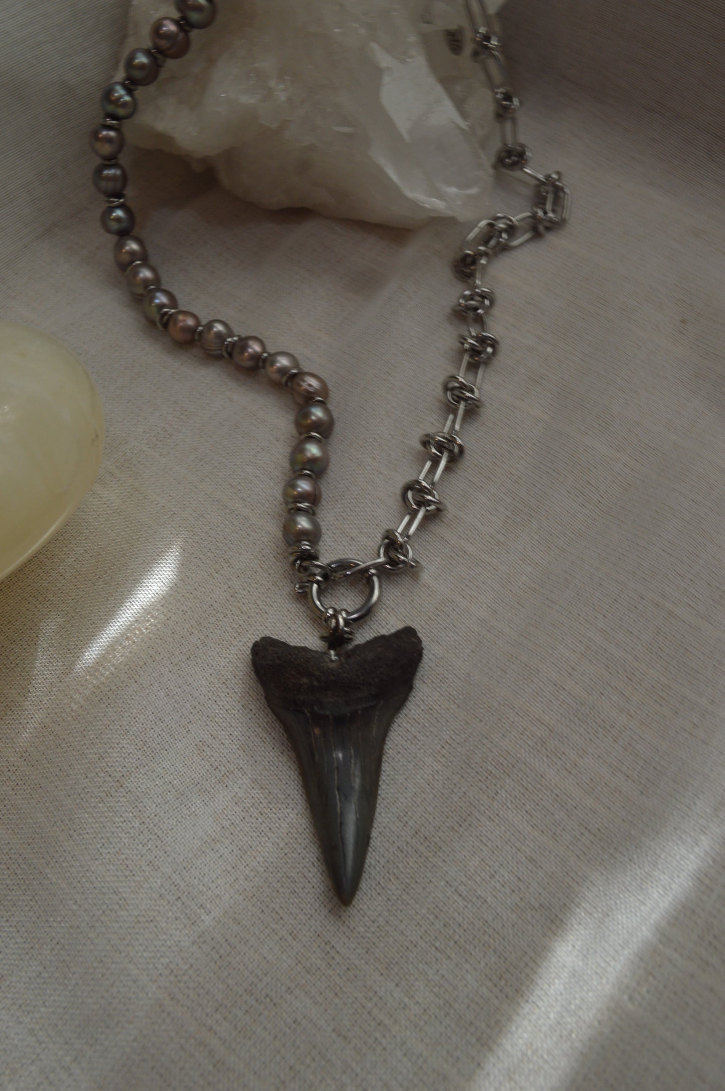 No.3 Wired Mako 18" Pearl Necklace