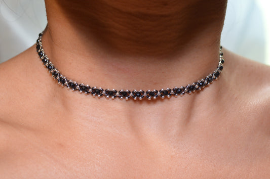 Black Spinel Delica Silver Healix