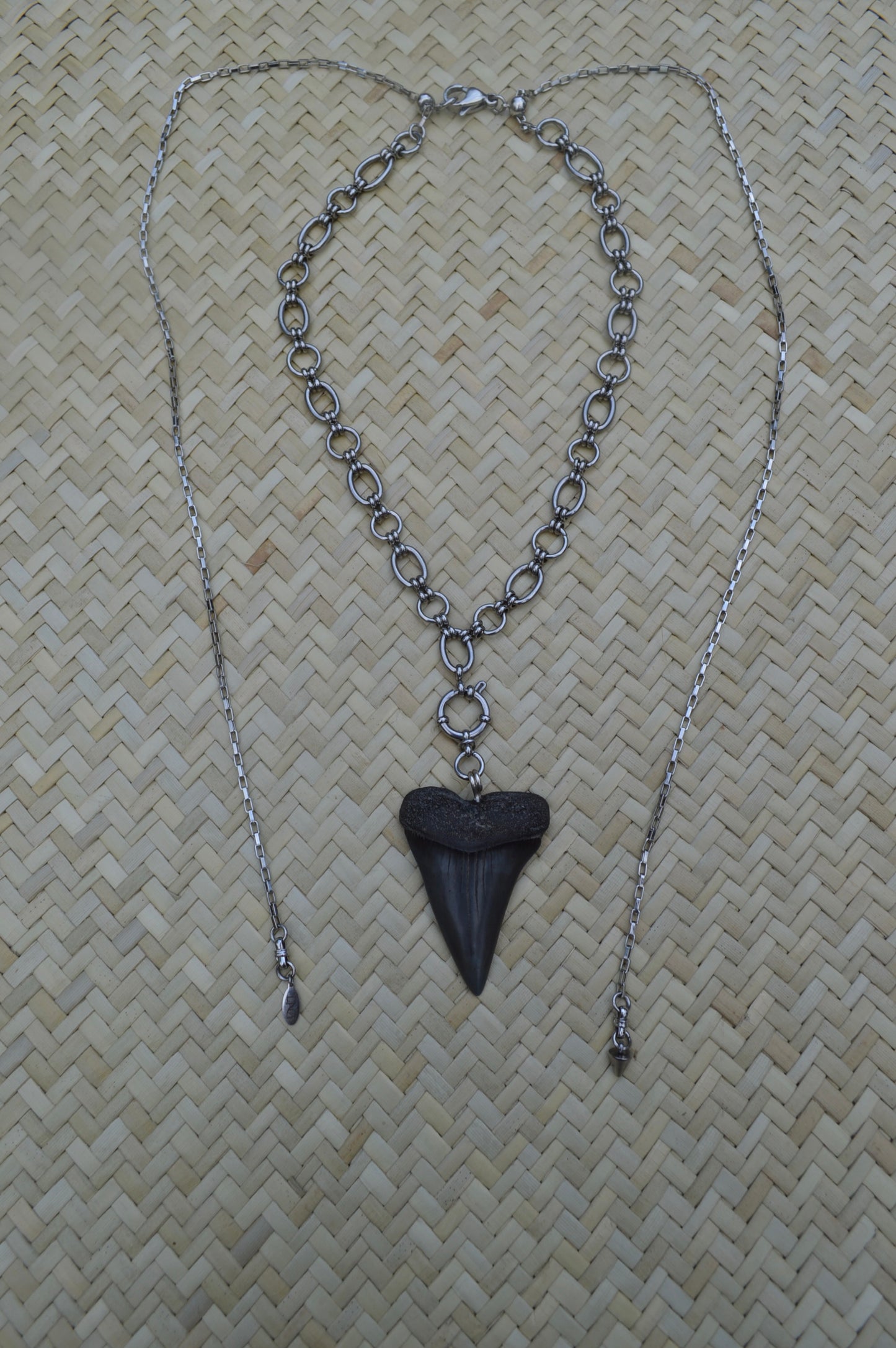 No.15 Glenda Mako 42" Lariat Necklace