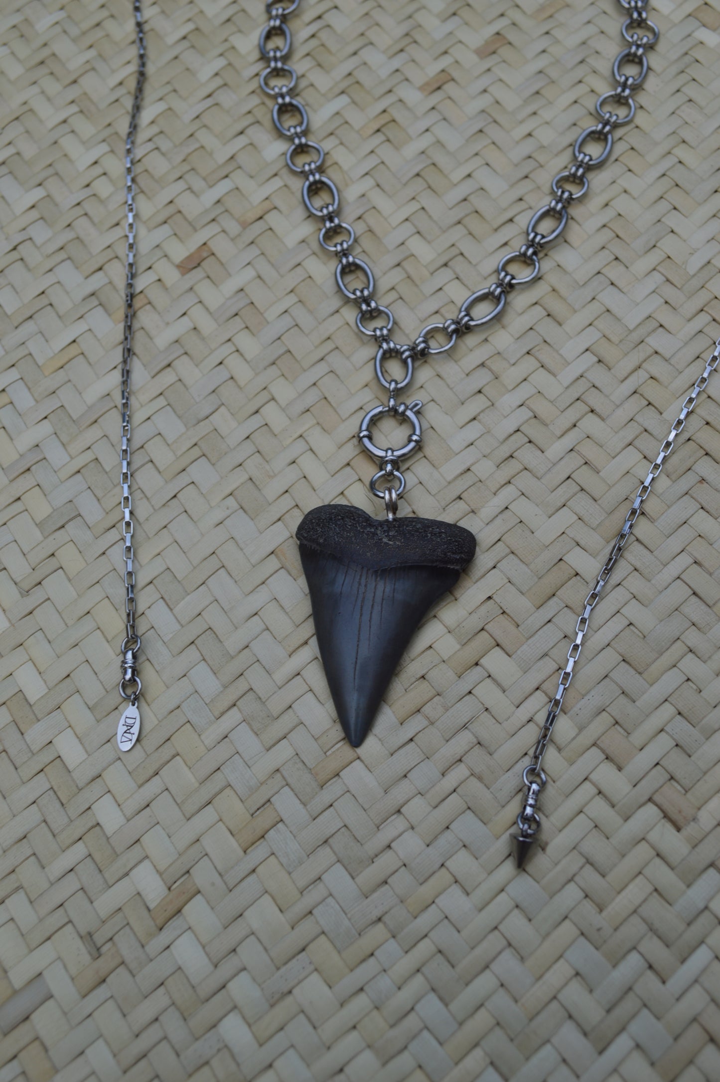 No.15 Glenda Mako 42" Lariat Necklace