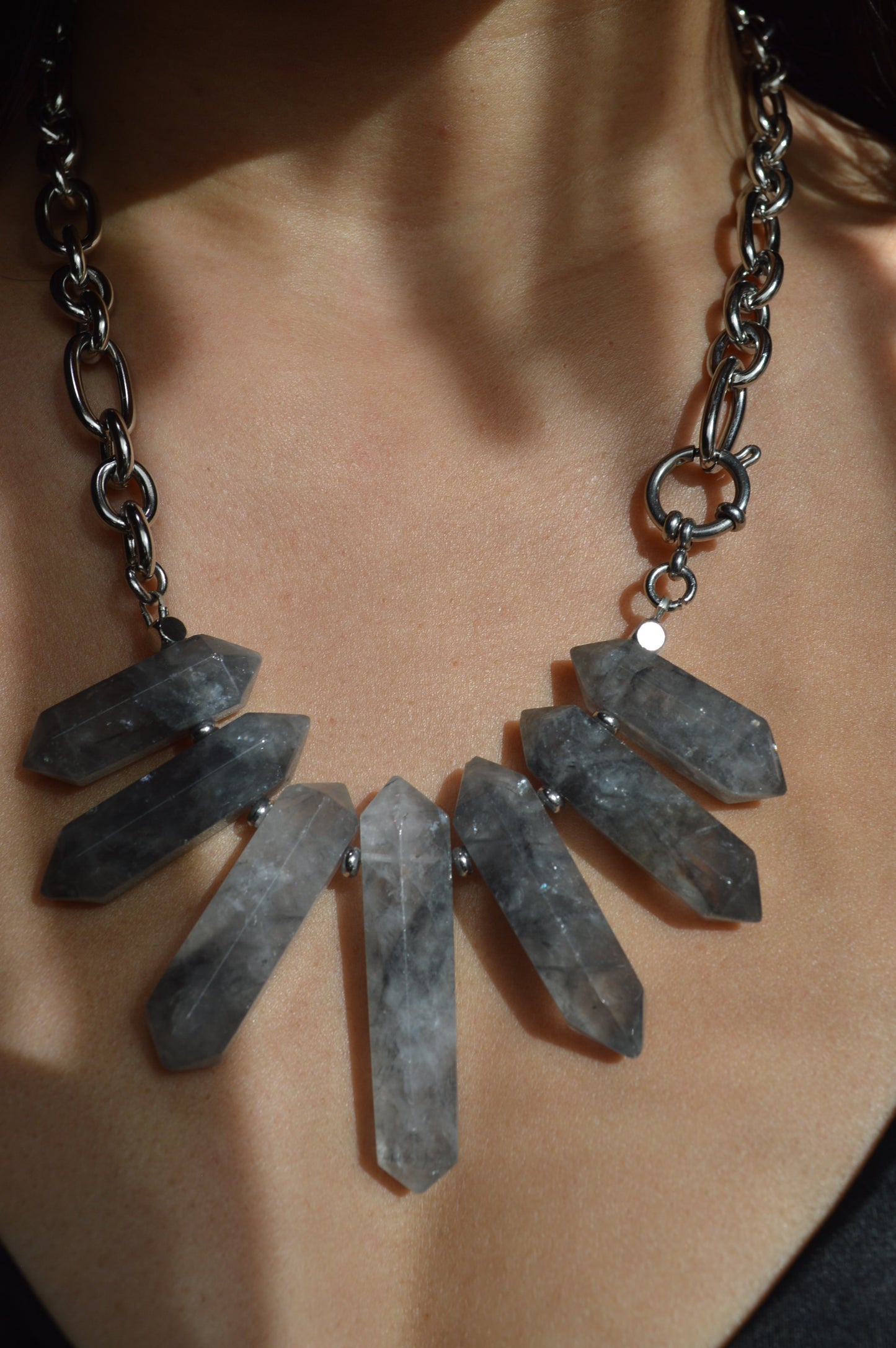 7pt Cloudy Quartz Stainless Statement Necklace